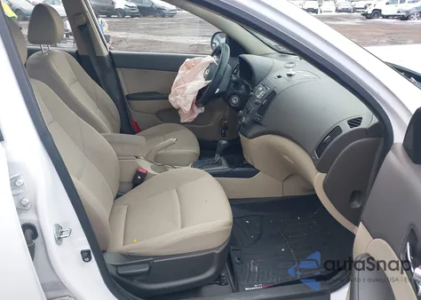 2012 Hyundai Elantra Touring Gls z USA, uszkodzony, nr VIN KMHDC8AE0CU154881